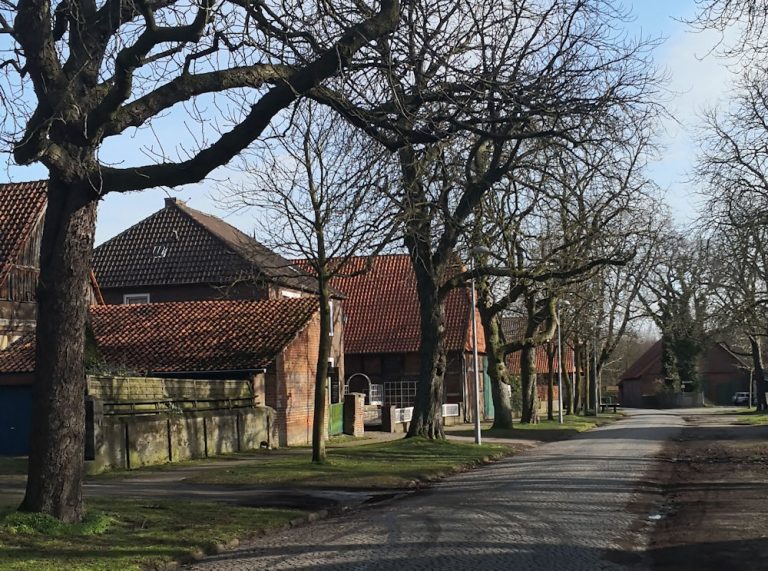 Die Röddenser Dorfstraße